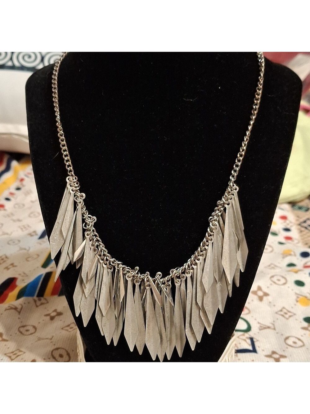 Silver dangle necklace